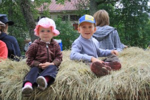 Barnen åker hölass i Arboga